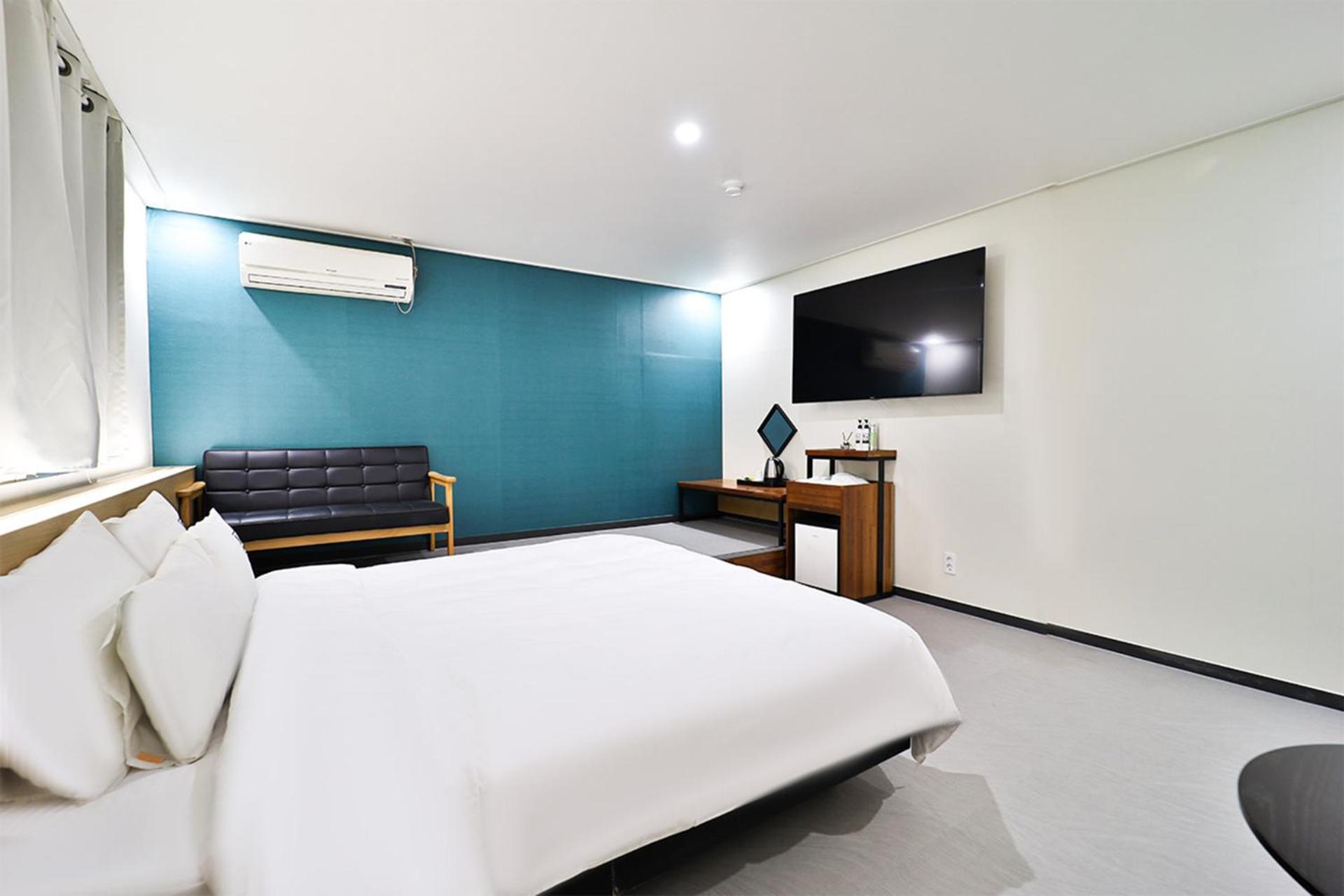 Calm Rest Hotel Busan Sasang Экстерьер фото