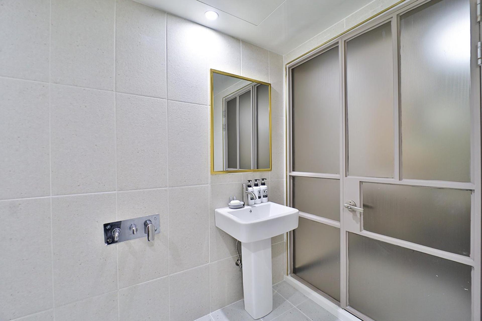 Calm Rest Hotel Busan Sasang Экстерьер фото