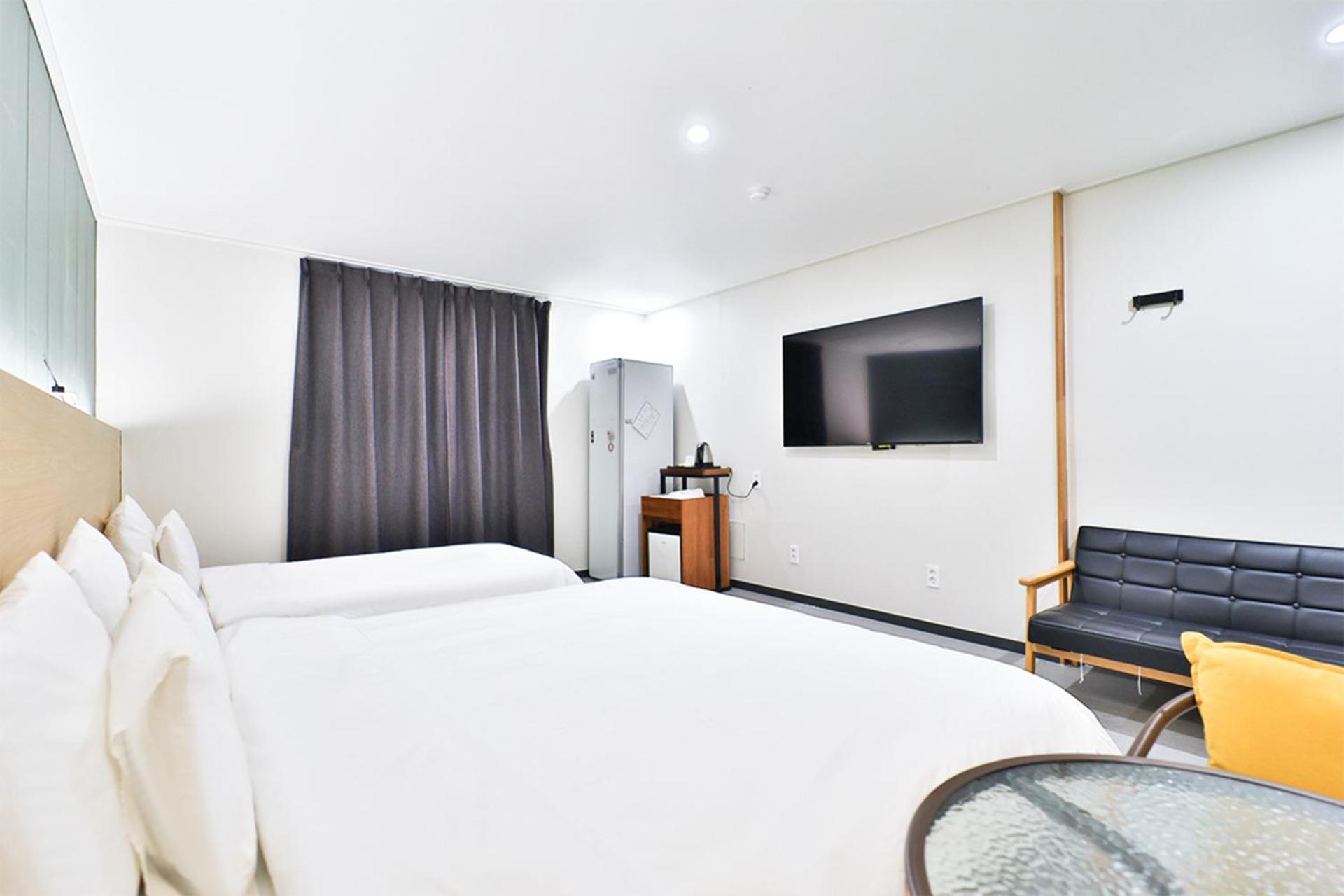 Calm Rest Hotel Busan Sasang Экстерьер фото